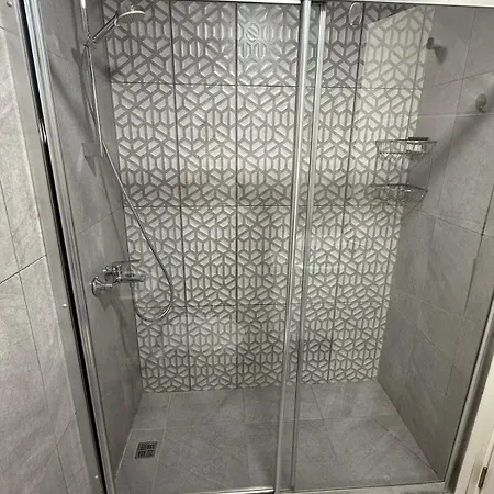 Modern In Kyrenia Center Apartment