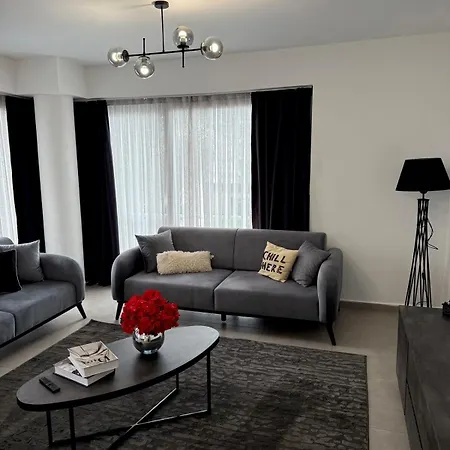 Modern In Kyrenia Center Apartment *