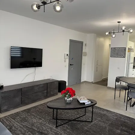 Modern In Kyrenia Center *